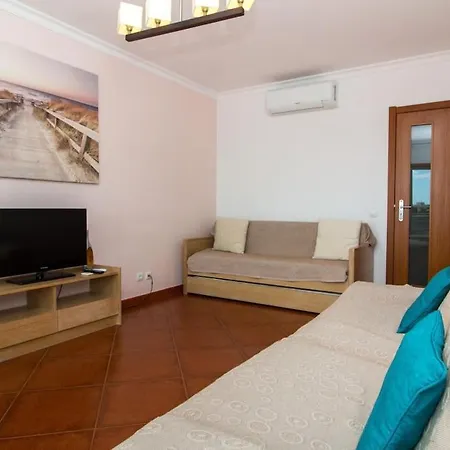 Apartment Globe 45 - Location & The Strip Albufeira